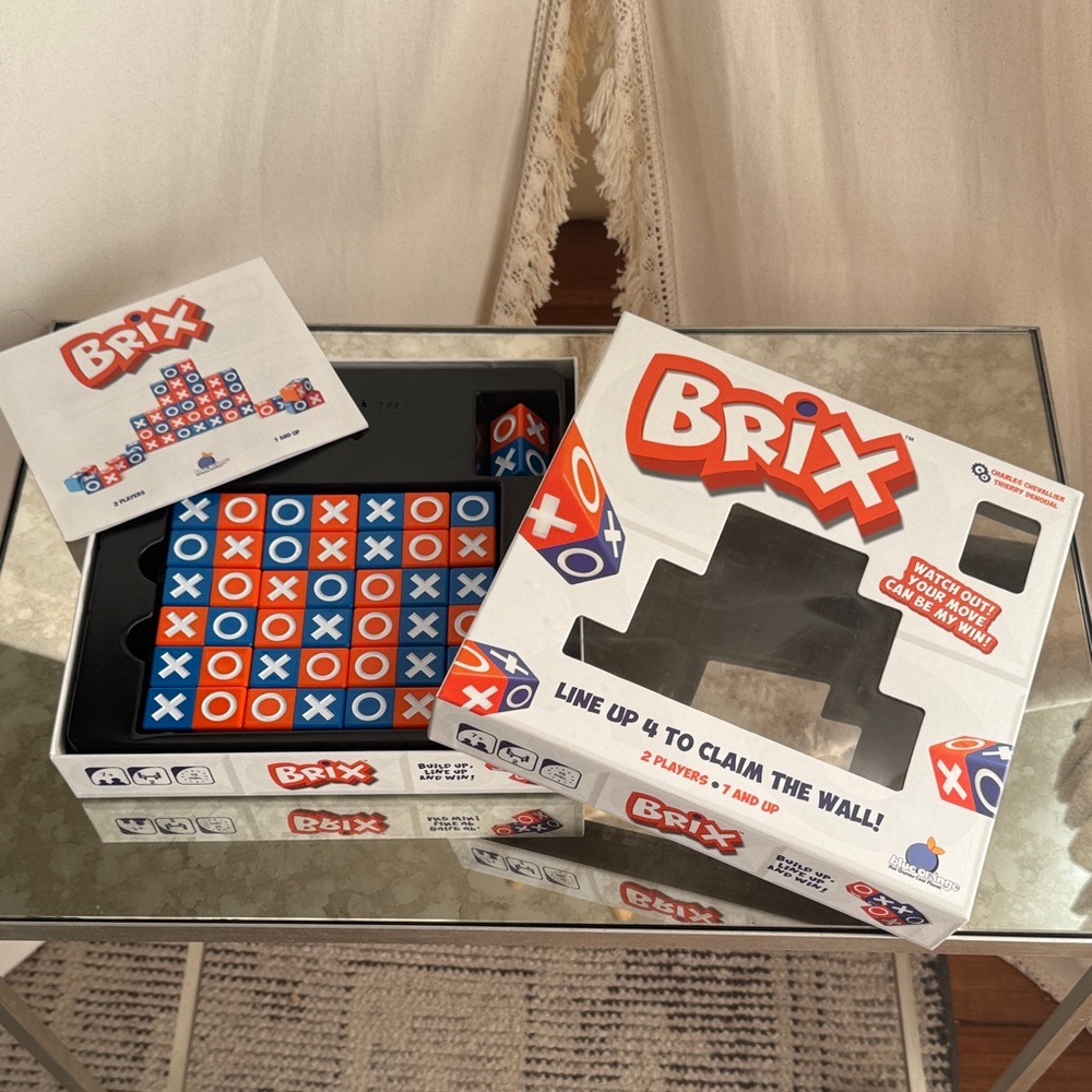 Board Game - Red, Blue, White